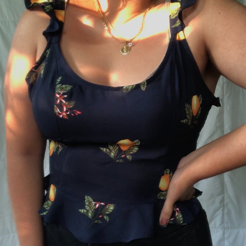 Lemon Fruit Top